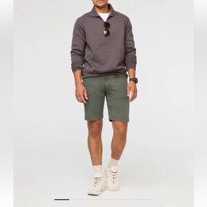 DUER Mens No Sweat Shorts 10” size 31 moss green performance stretch outdoor